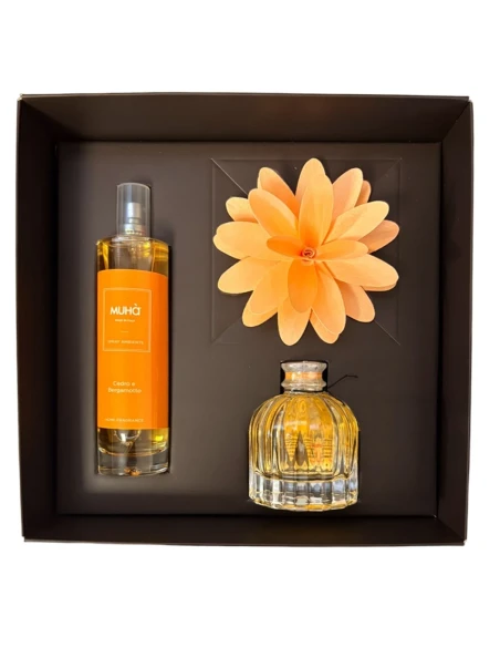 Muhà - Gift Set: "Flower" Diffuser + Room Spray - Cedar and Bergamot