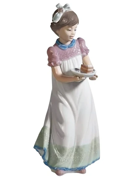 Lladró - Little Girl with Cake Sculpture - Porcelain