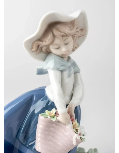 Lladró - Girl with Bag Sculpture - Porcelain
