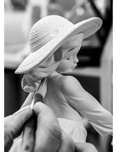 Lladró - Scultura Ragazza con Borsa - Porcellana
