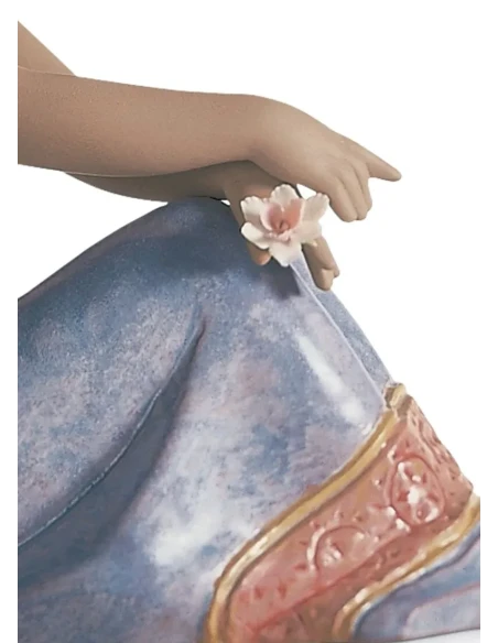 Lladró - South Sea Girl Sculpture - Porcelain Stoneware