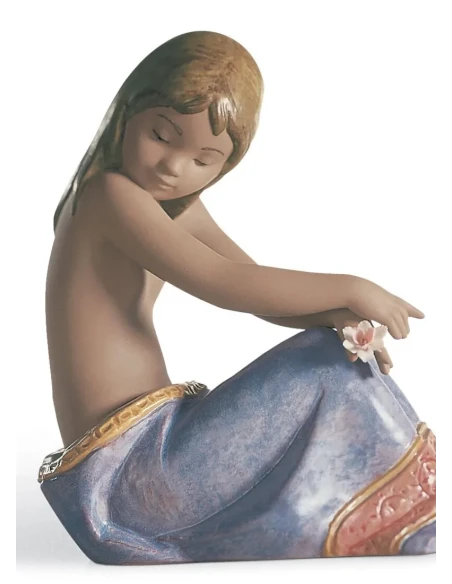 Lladró - South Sea Girl Sculpture - Porcelain Stoneware