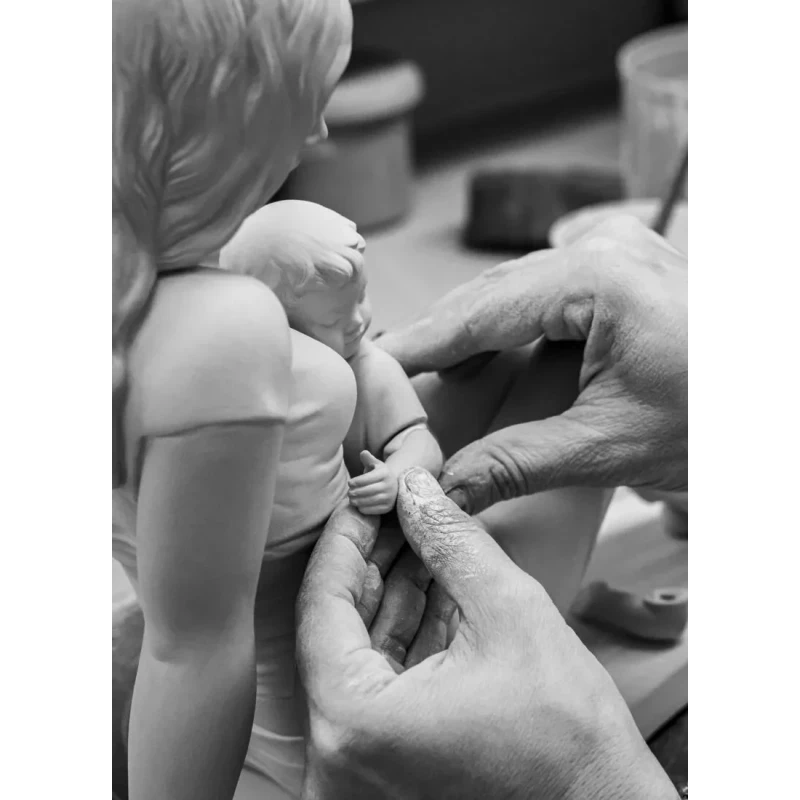 Lladró - Sculpture A Mother's Love - Matt White