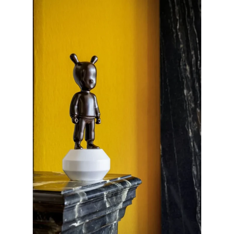 Lladró - The Chocolate Guest Sculpture - Brown / White