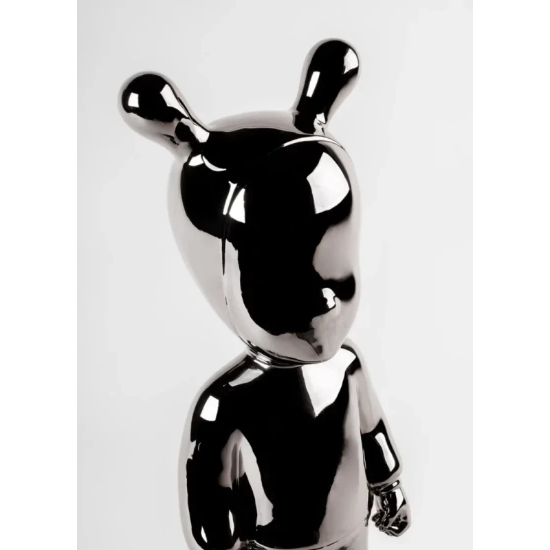 Lladró - The Silver Guest Sculpture - Silver / White