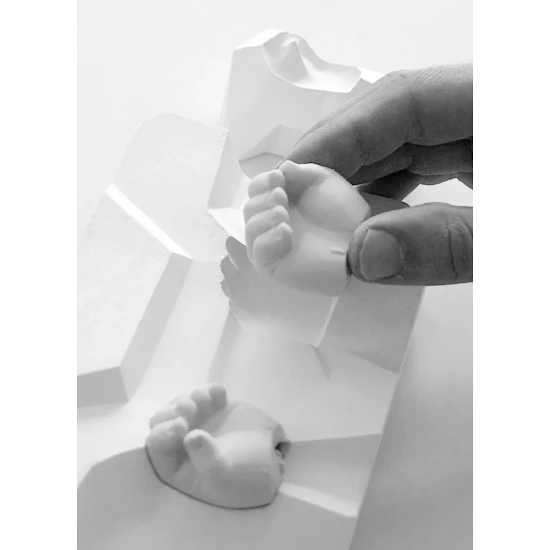 Lladró - The Silver Guest Sculpture - Silver / White