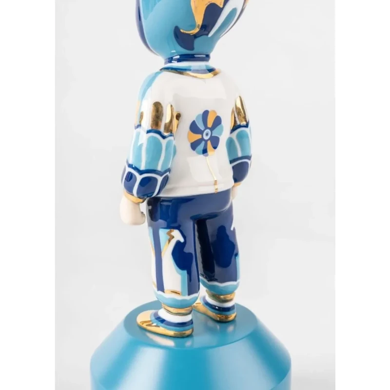 Lladró - Sculpture The Guest by Kzeng Jiang - Blue