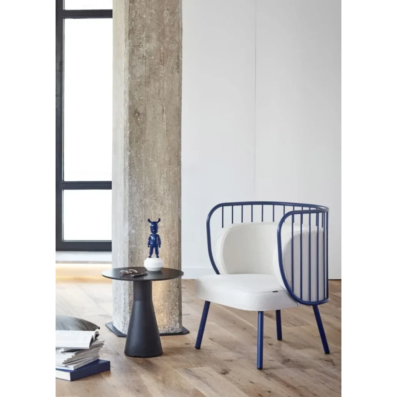 Lladró - The Dark Blue Guest Sculpture - Dark Blue / White