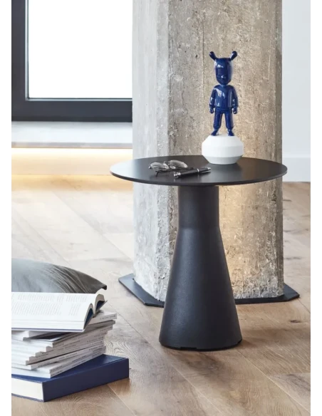 Lladró - The Dark Blue Guest Sculpture - Dark Blue / White