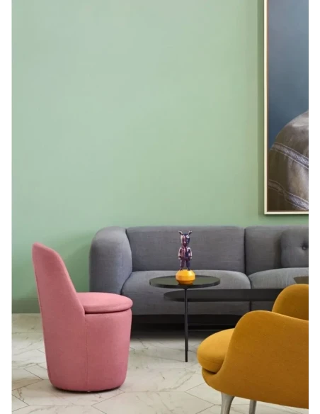 Lladró - The Guest Little Sculpture - Purple on Yellow