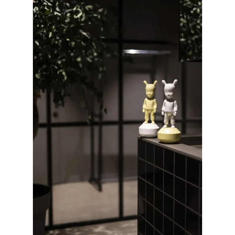 Lladró - The Yellow Guest Sculpture - Yellow / White
