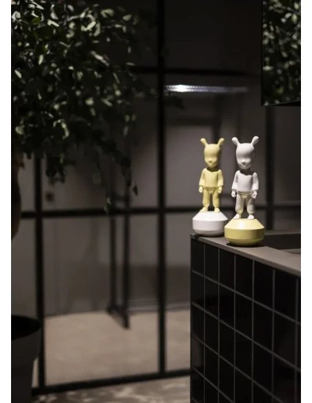 Lladró - The Yellow Guest Sculpture - Yellow / White