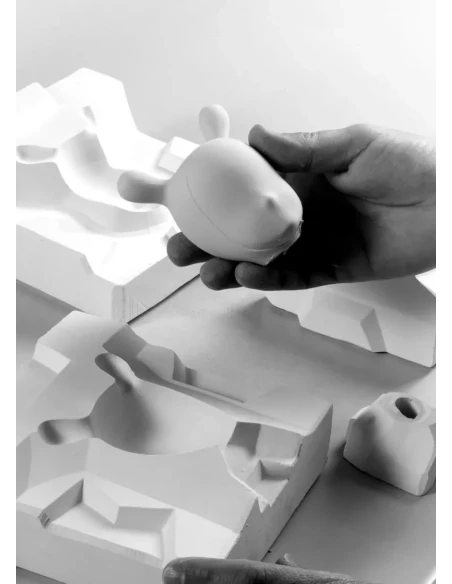 Lladró - The Blue Guest Sculpture - Blue / White