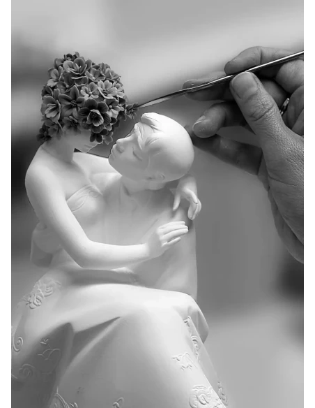 Lladró - Love II Flowers Sculpture - Porcelain