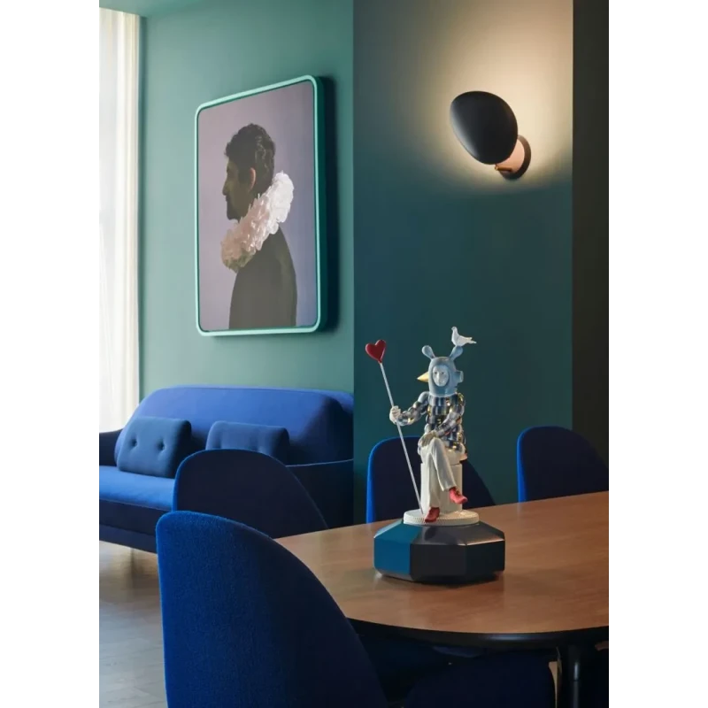 Lladró - The Lover III sculpture. By Jaime Hayon