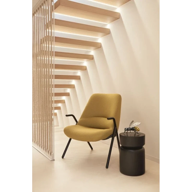 Lladró - Bee Sculpture - Porcelain