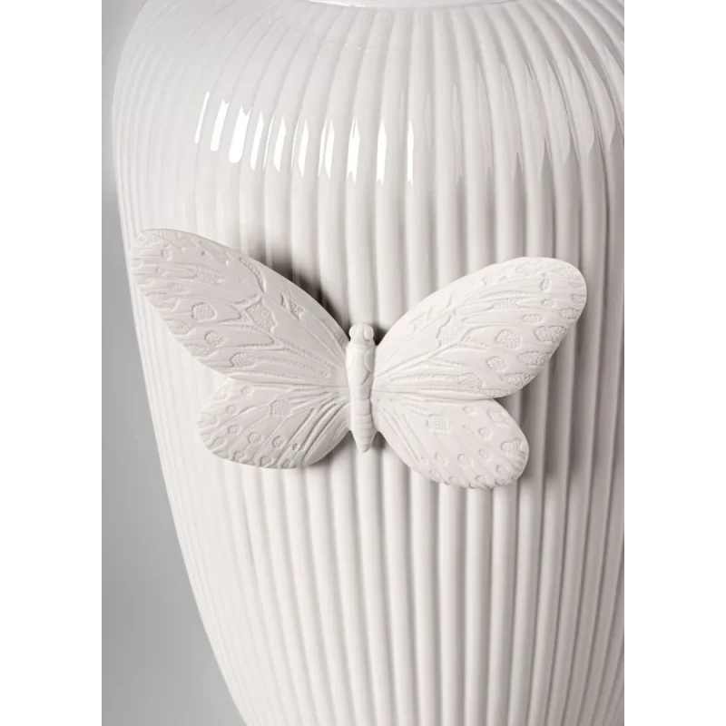 Lladró - Lady Luck Vase by Olga Hanono - White