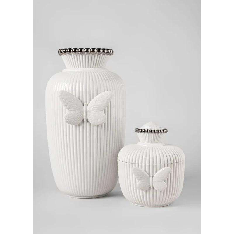 Lladró - Lady Luck Vase by Olga Hanono - White