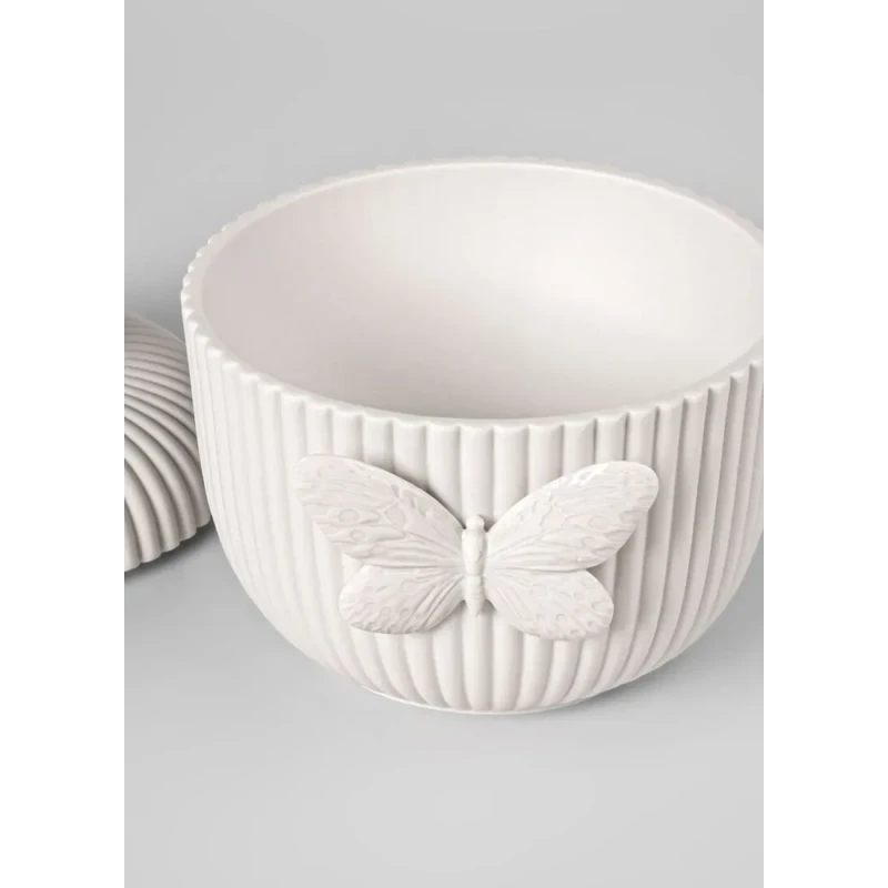 Lladró - Lady Luck Jewelry Box by Olga Hanono - White