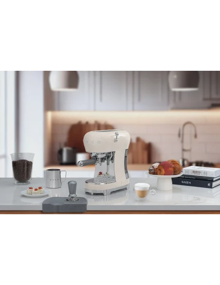 Smeg - Macchina da Caffè Espresso Manuale - Panna