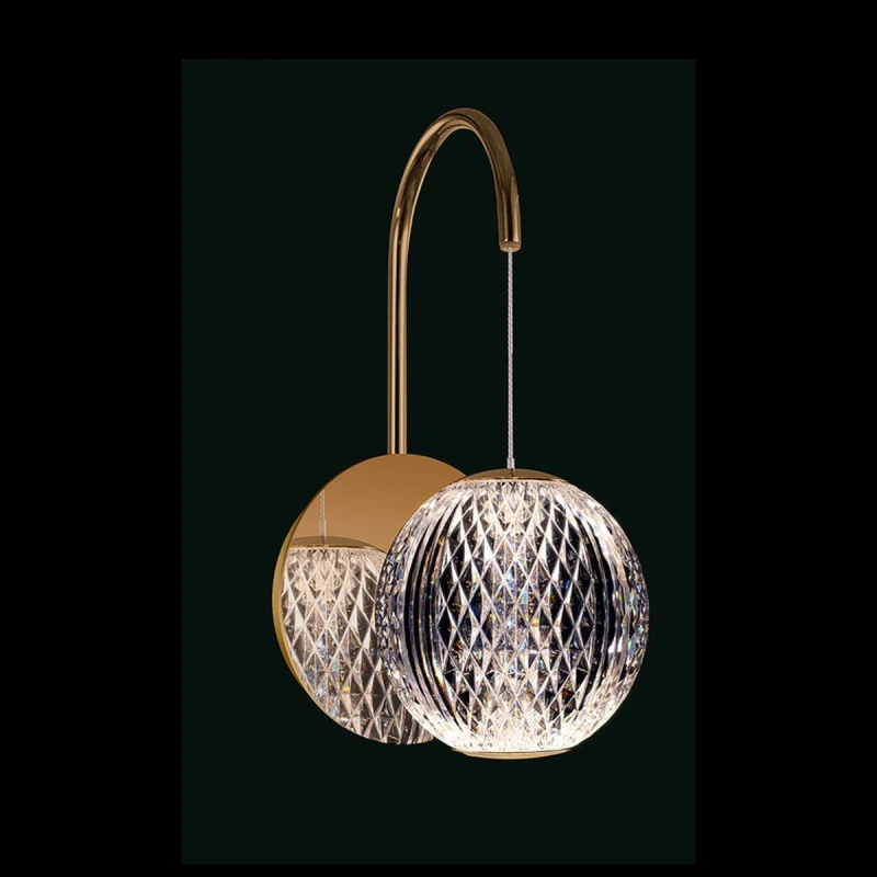 Illuminati - Diamond Wall Lamp - Gold