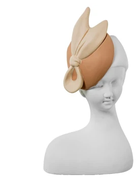 Camacho - Scultura in Ceramica Ragazza con Nastro - Bianco / Crema