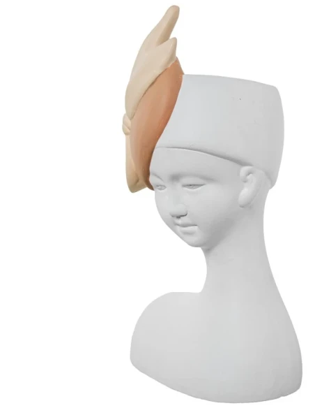 Camacho - Ceramic Sculpture Girl with Ribbon - White / Cream