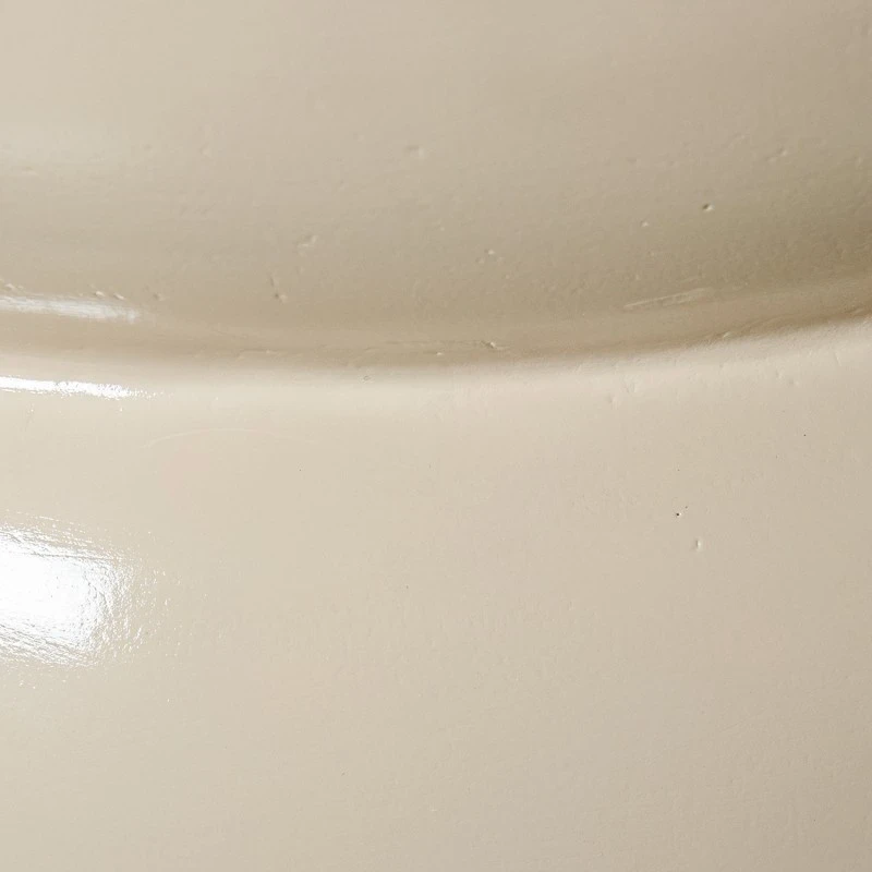 Camacho - Tavolino Rotondo in Fibra di Vetro - Crema Lucido