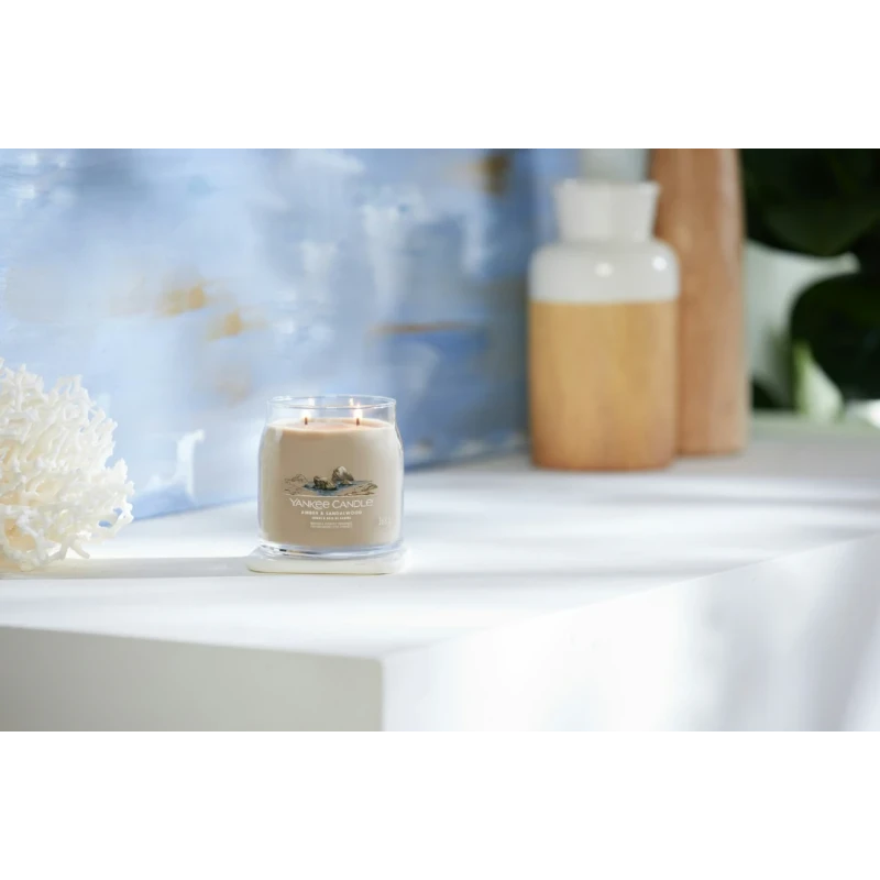 Yankee Candle - Amber & Sandalwood - Medium Jar Candle