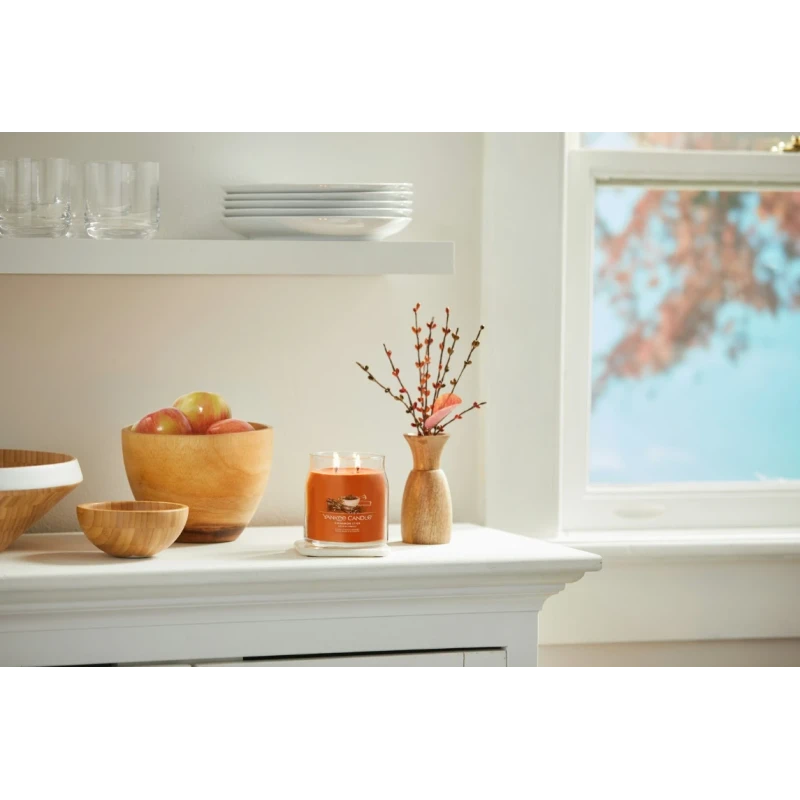 Yankee Candle - Cinnamon Stick Medium Jar