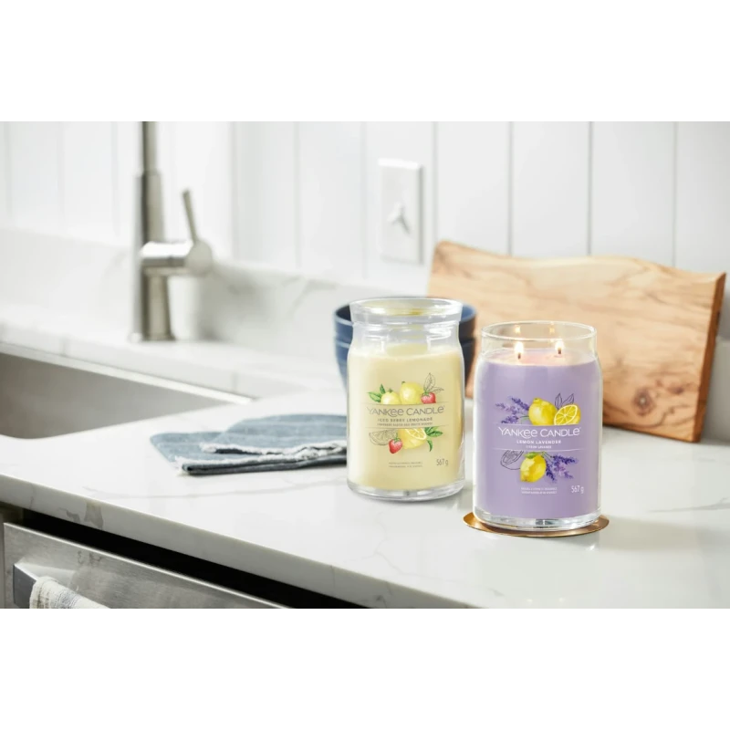 Yankee Candle - Iced Berry Lemonade  Candela in Giara Grande