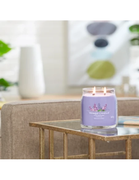 Yankee Candle - Lilac Blossoms Medium Jar
