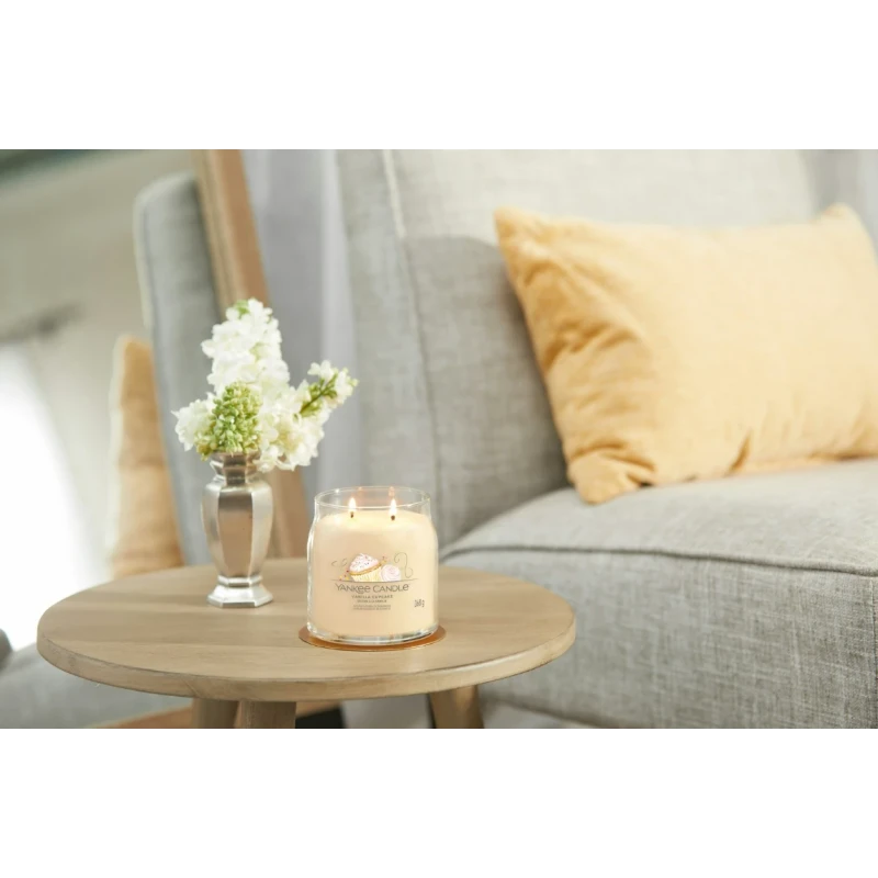Yankee Candle - Vanilla Cupcake - Candela in Giara Media