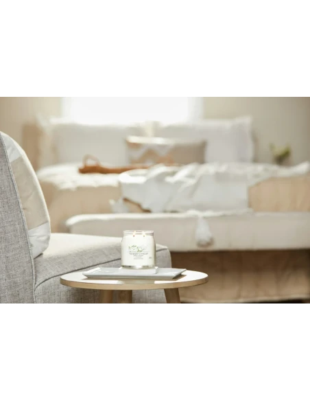 Yankee Candle - White Gardenia Medium Jar Candle