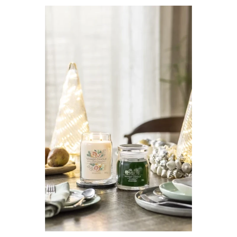 Yankee Candle - White Spruce & Grapefruit Candela in Giara Grande