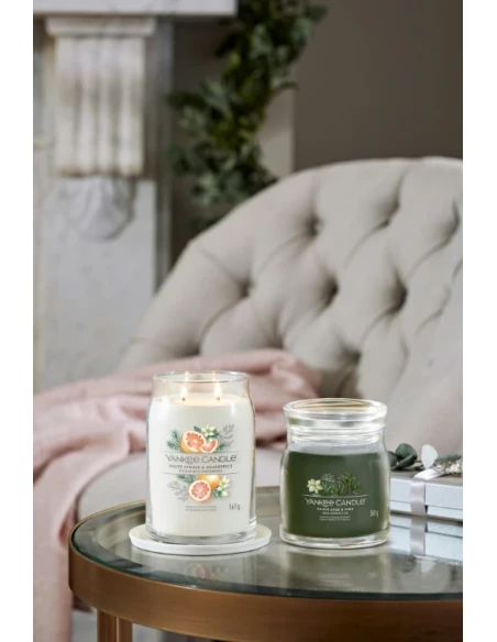 Yankee Candle - White Spruce & Grapefruit Candela in Giara Grande