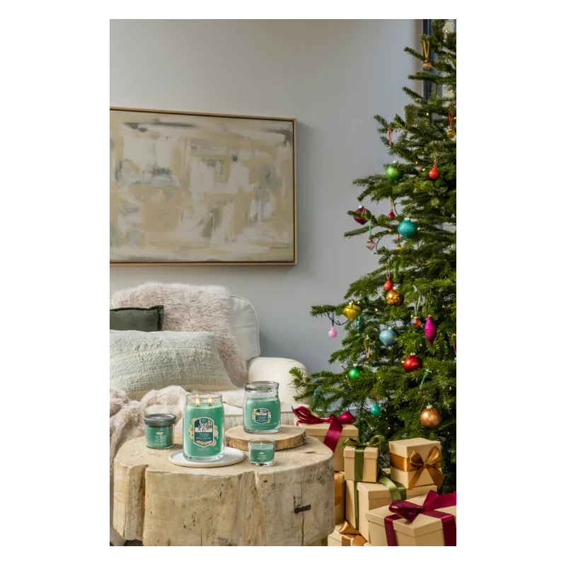 Yankee Candle - Holiday Winterfest - Medium Jar Candle