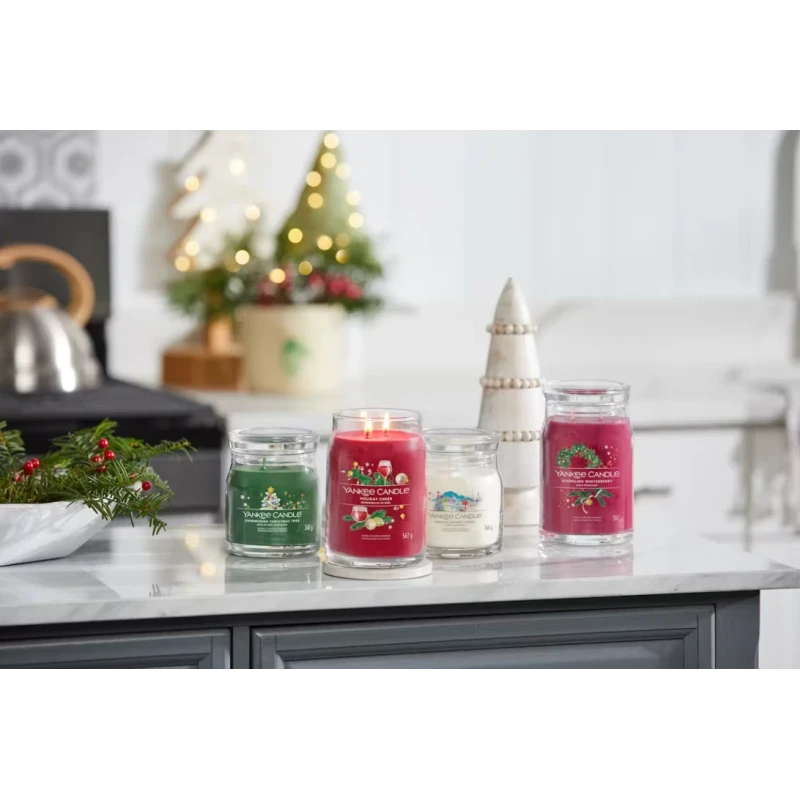 Yankee Candle - Magical Bright Lights - Medium Jar Candle